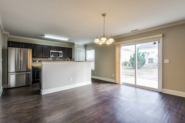 Building Photo - 535 Kerriann Ln