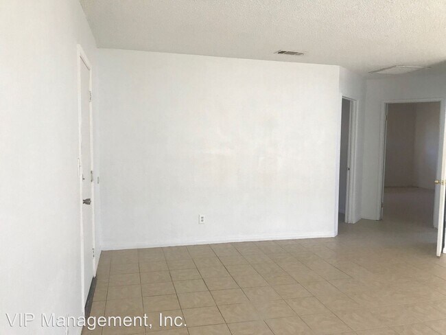 Building Photo - 11621 Lee Ave
