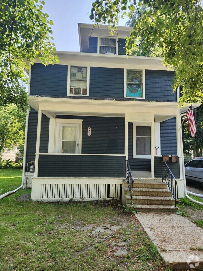 Building Photo - 709 N Park Ave
