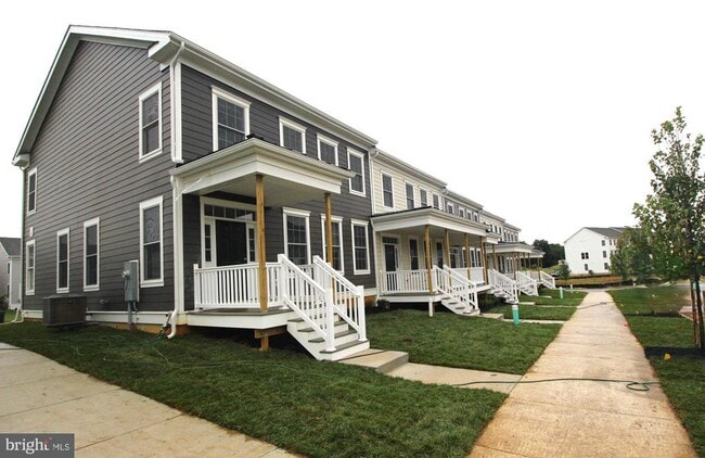 Foto del edificio - 851 Mapleton Ave