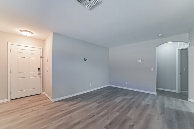 Building Photo - 12418 W Dreyfus Dr