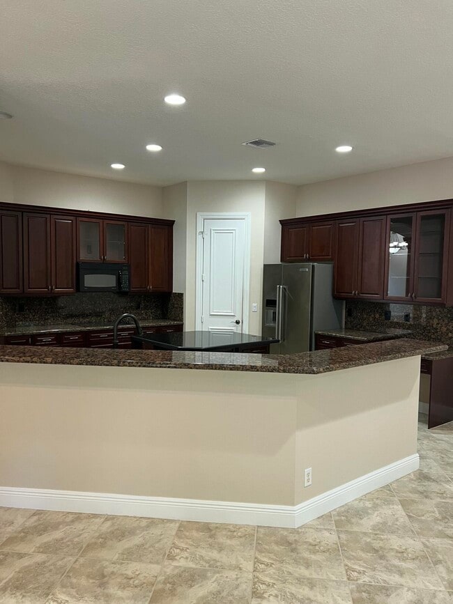 Building Photo - 6616 Cobia Cir