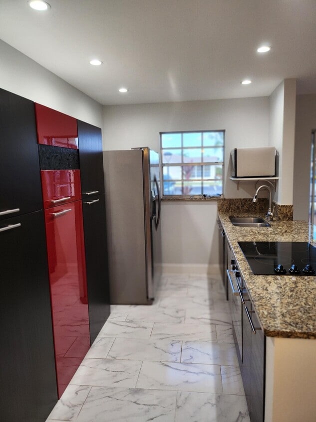 Foto principal - 5433 Lakefront Blvd