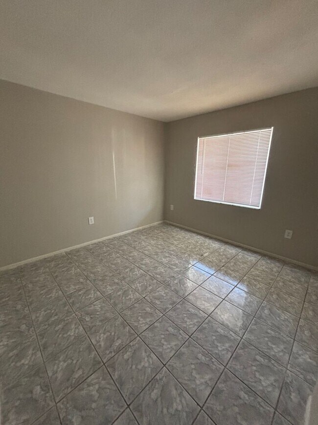 Foto del edificio - 921 33rd Ave W