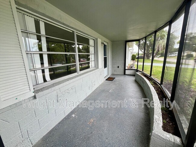 Foto del edificio - 5121 Dove Dr
