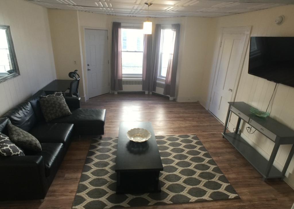 Foto principal - 282 Summer St