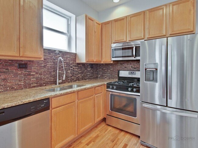 Foto del edificio - 1450 N Campbell Ave