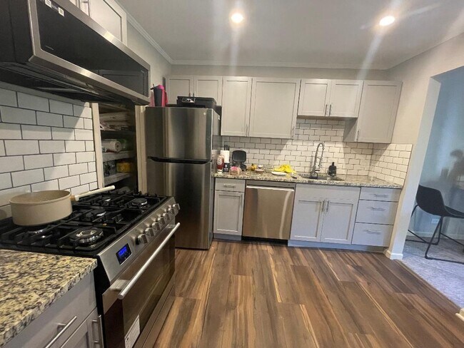 Foto del edificio - 1054 Driftwood Ct