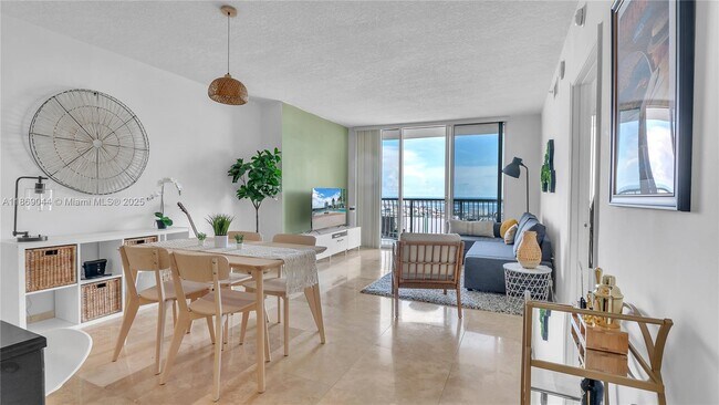 Foto del edificio - 1750 N Bayshore Dr