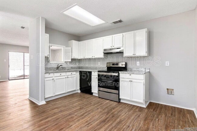 Building Photo - Charming 3BR/2BA Home with Spacious Layout in San Antonio