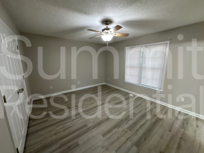 Foto del edificio - 7112 Deer Brook St