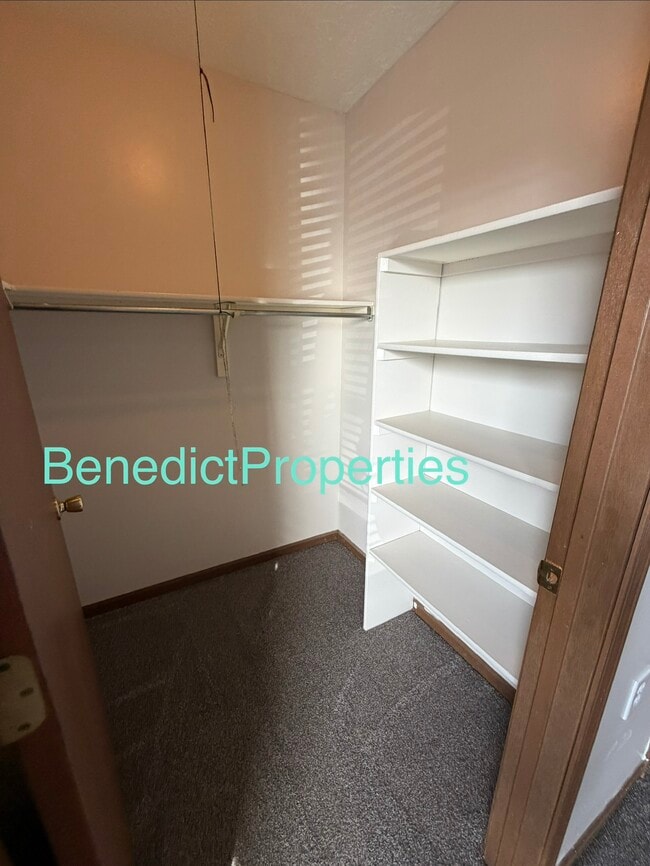 Building Photo - CedarCliff