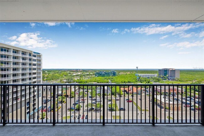 Building Photo - 221 Main St N