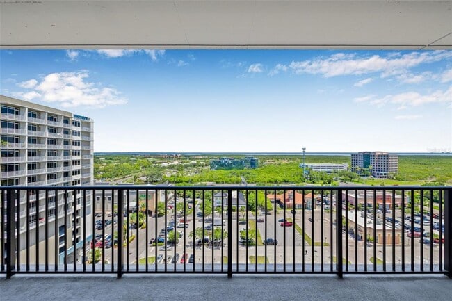 Building Photo - 221 Main St N