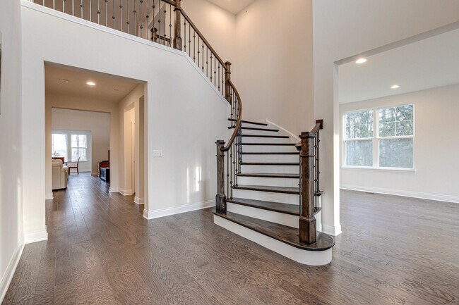 Foyer - 1301 Mansion Rd
