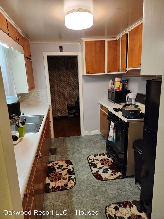 Foto del edificio - 3 br, 1 bath House - 690 E Lake View Road ...