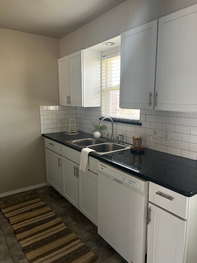 Photo - 43 Shirley Ln House