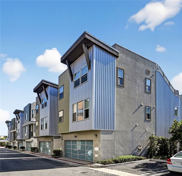 Building Photo - 1015 Somerton Dr