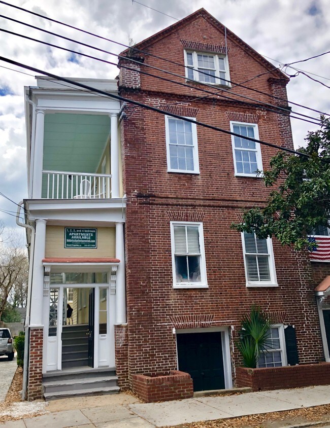 Foto principal - Beautiful Downtown Charleston Apartment