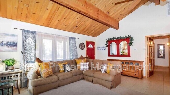 Foto del edificio - 199 Oriole Dr