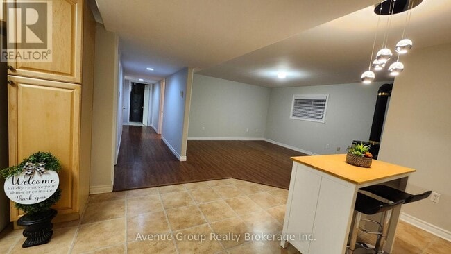 Building Photo - 124 Brown Wood Dr