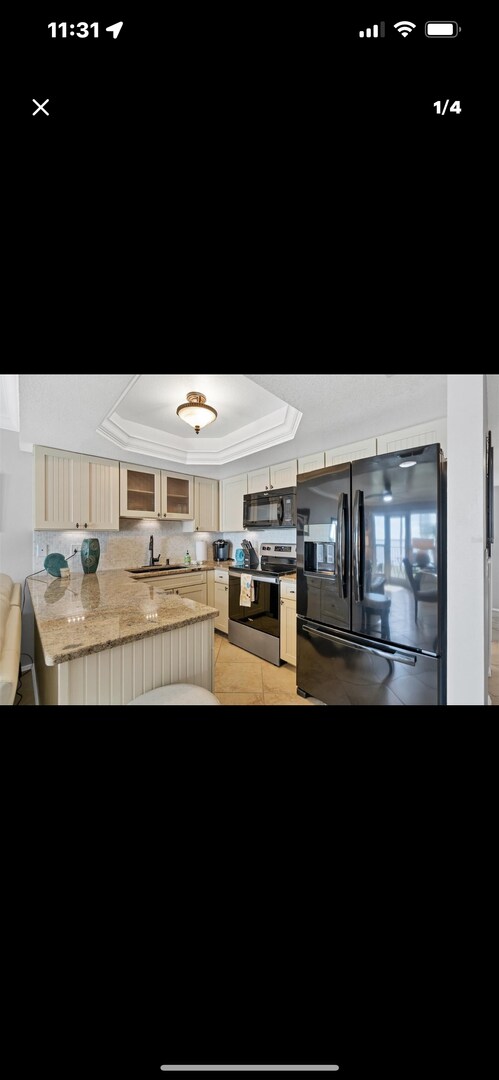 Building Photo - 1/1 Fully Furnished Waterfront Condo