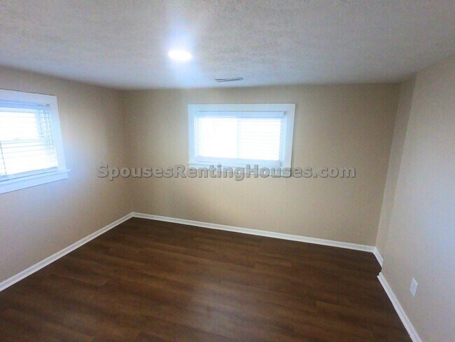 Building Photo - 909 S Lebanon St