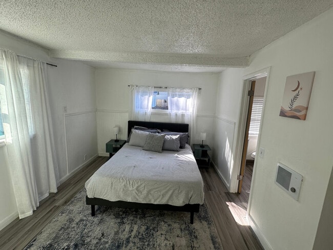 Foto del edificio - 2706 W Tyson Ave