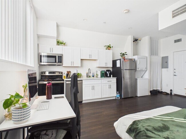 Foto del edificio - 1010 W 26th St