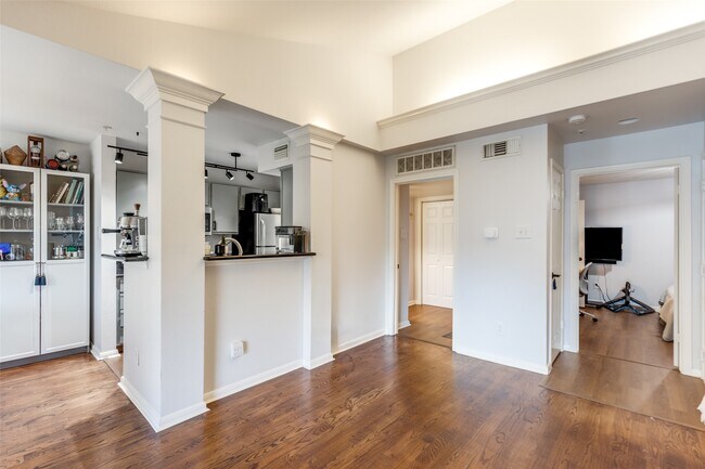 Foto del edificio - 3231 Allen Pkwy