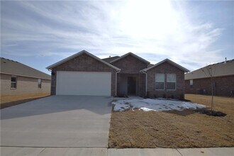 Building Photo - 3071 Laredo Ln