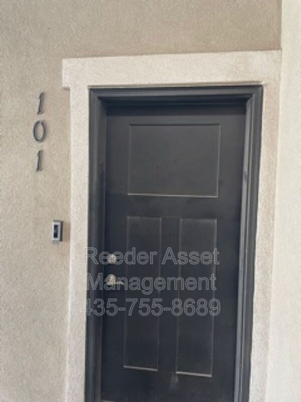 Foto del edificio - 4243 McKellen Dr