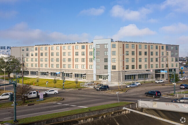 Building Photo - Parkway Apartments