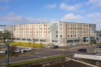 Building Photo - Parkway Apartments