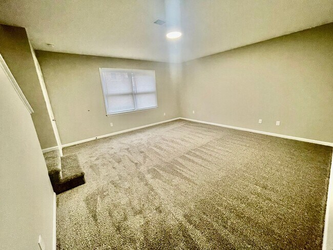 Foto del edificio - Discover this well-maintained 2-bedroom, 2-bath townhouse in Statesville, NC.
