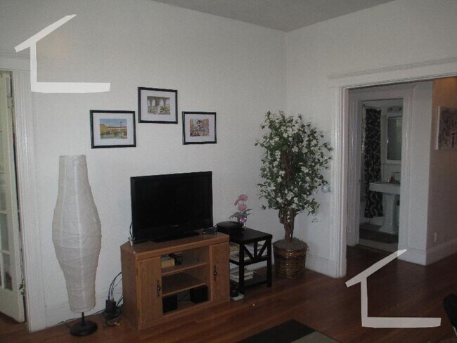 Foto del edificio - 2bed1bath in Brighton is available in 9/1