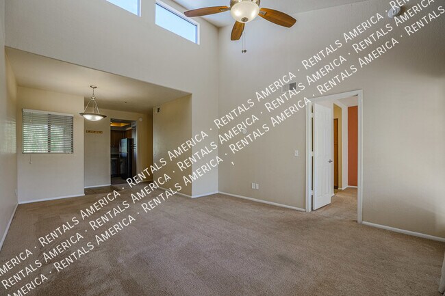 Building Photo - ***Move in special- 1st month Free***