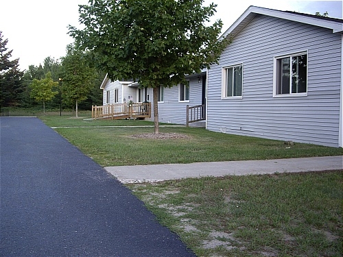 Foto del edificio - Drummond Island Apartments