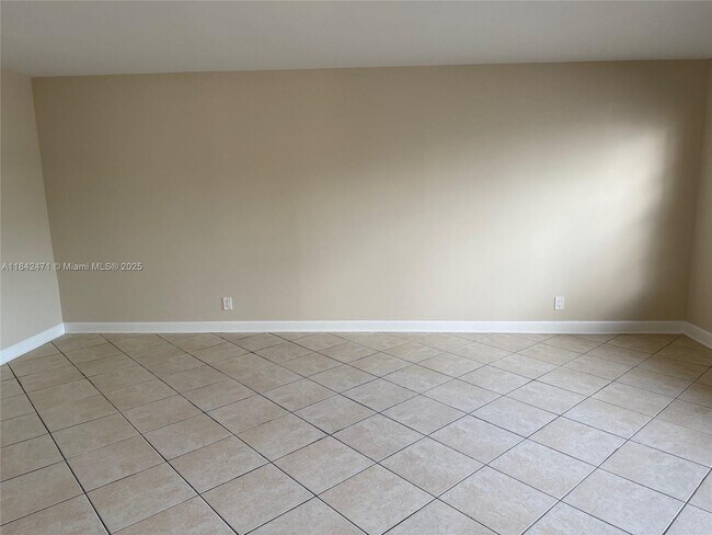 Foto del edificio - 2420 SE 17th St