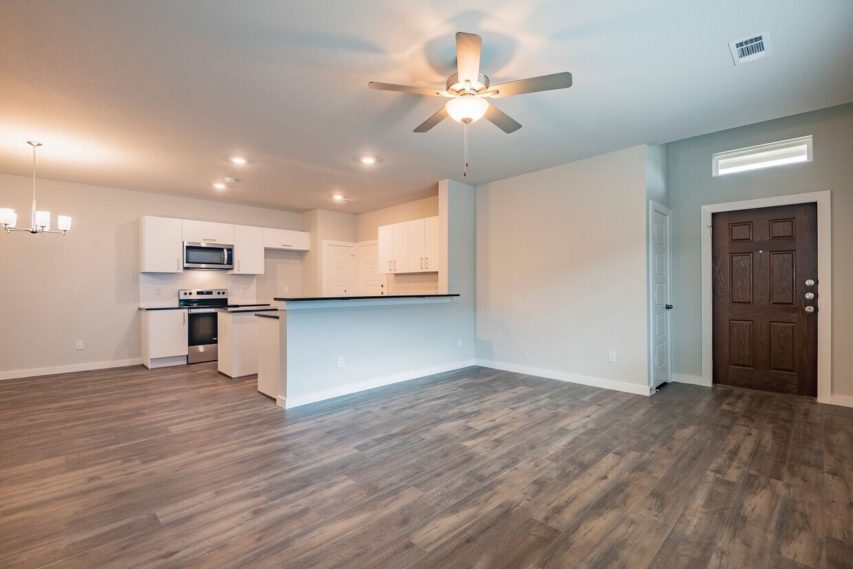 Primary Photo - AVAILABLE NOW! GORGEOUS 4 BEDROOM DUPLEX L...