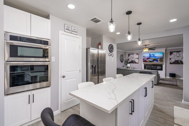 Foto del edificio - 9182 Ridge Breeze