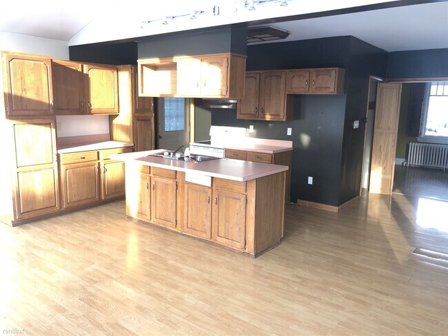 Foto del edificio - 2 br, 2 bath House - 121 Violet St