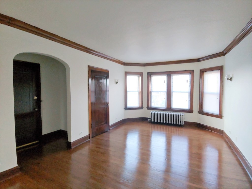 Primary Photo - Vintage Lover's Dream Apartment!