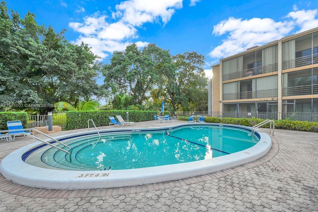 Foto principal - 3900 N Hills Dr
