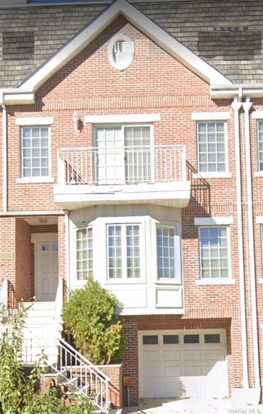 Primary Photo - 120-45 Sunrise Ct