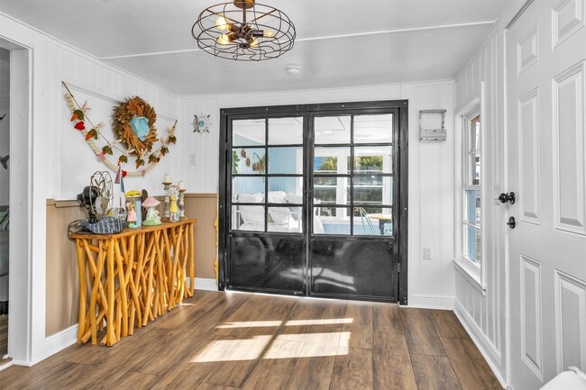 Building Photo - 631 Clear Lake Rd