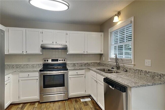 Foto del edificio - 5394 Muirwood Pl