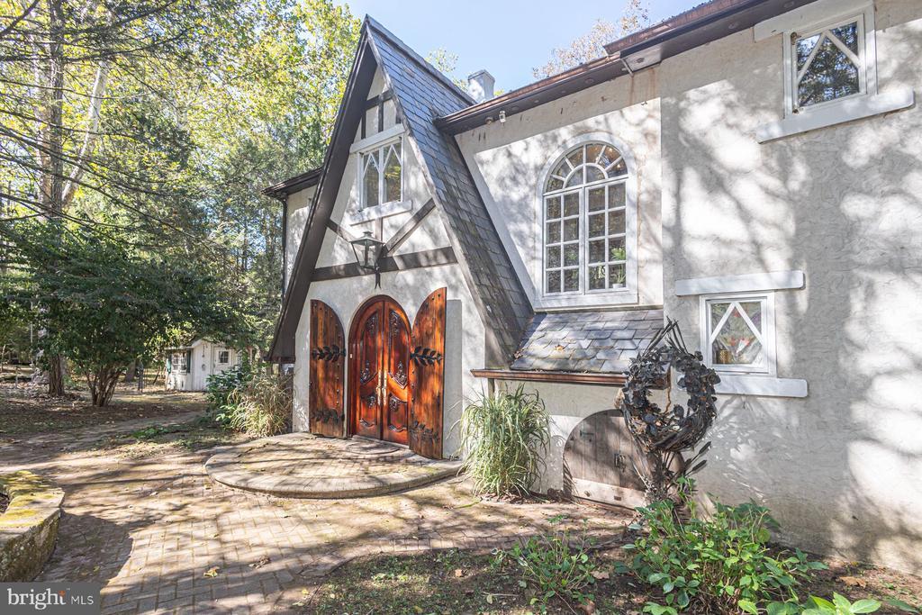 Foto principal - 132 E Dark Hollow Rd