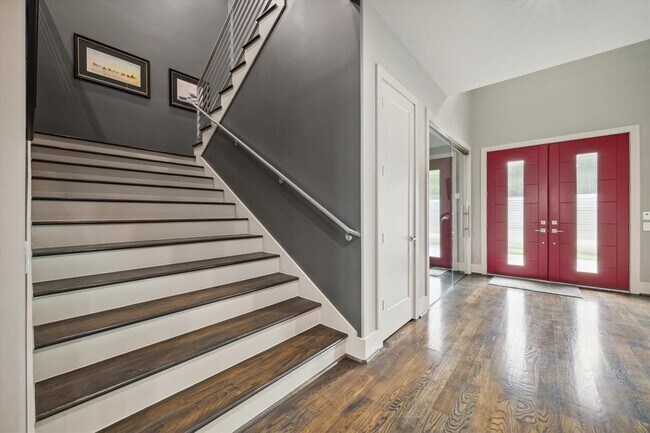 Building Photo - 3714 Las Palmas St