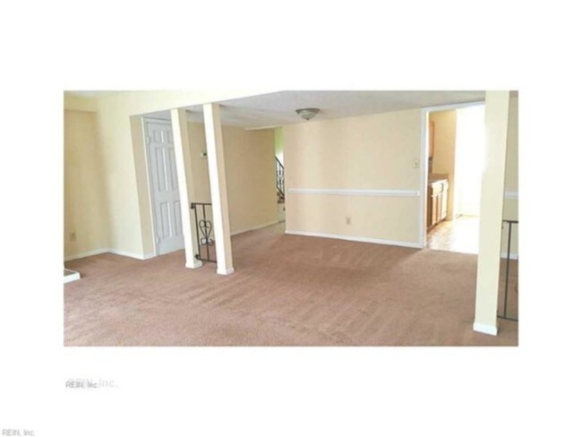 Building Photo - 1413 Wentworth Dr